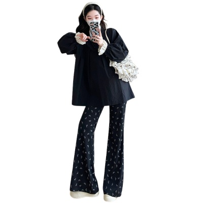 孕妇套装2025早春新款韩版撞色蕾丝拼接宽松遮孕肚上衣托腹喇叭裤